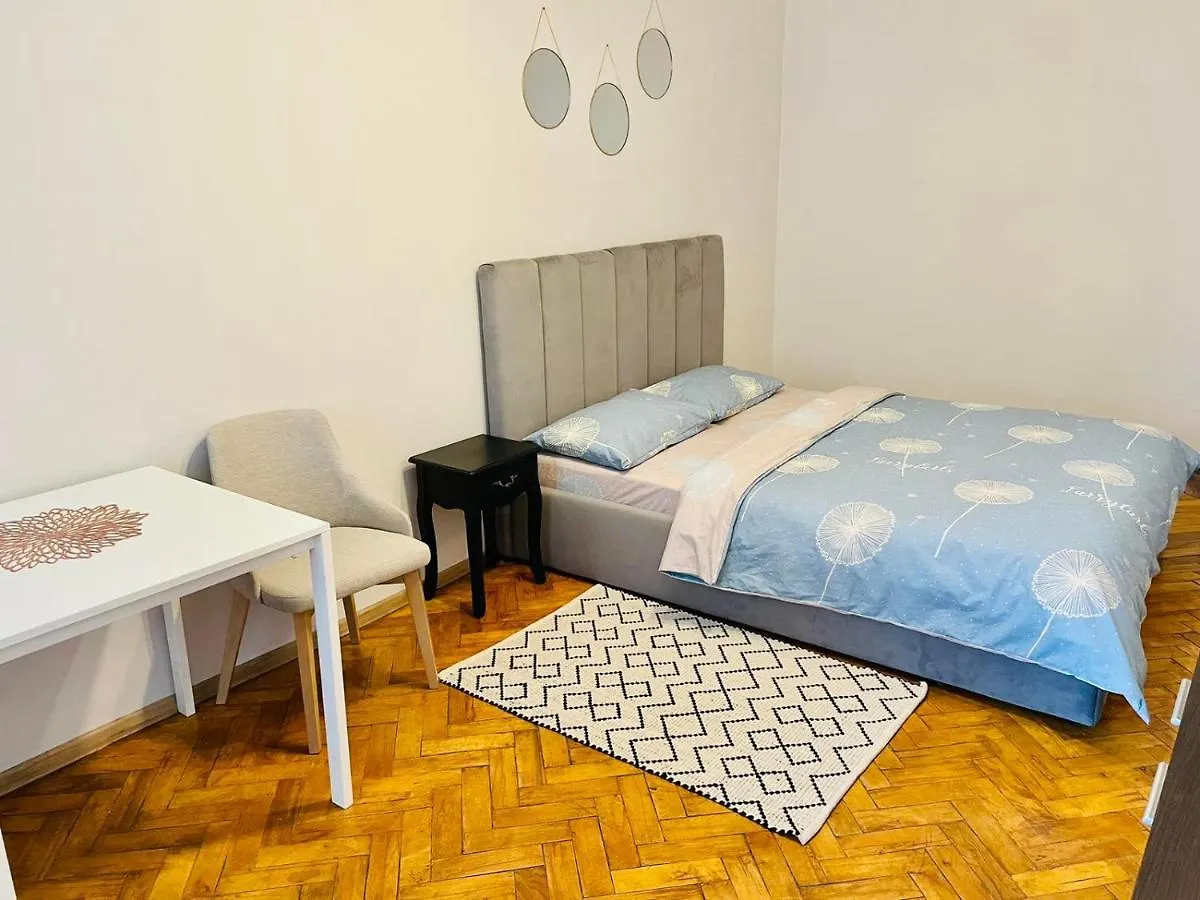 Джерельна 25, Апартаменти В Центрі З Двома Ізольованими Спальнями location